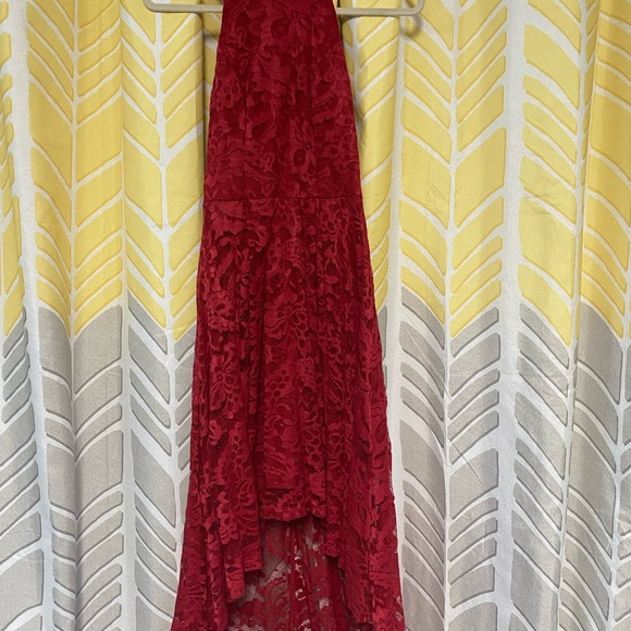 Red lace dress! - Picture 2 of 3